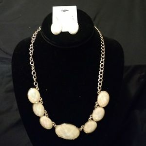 Irredecient necklace and earrings